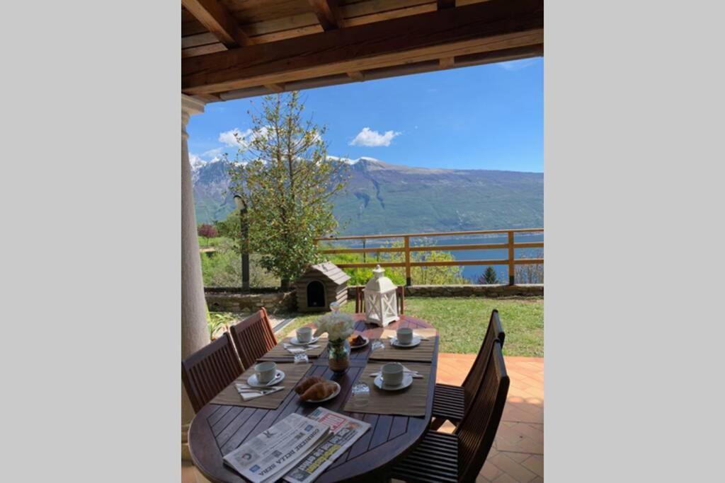 Villatullia Ferienhaus Mit Seesicht Gardasee Tignale Extérieur photo